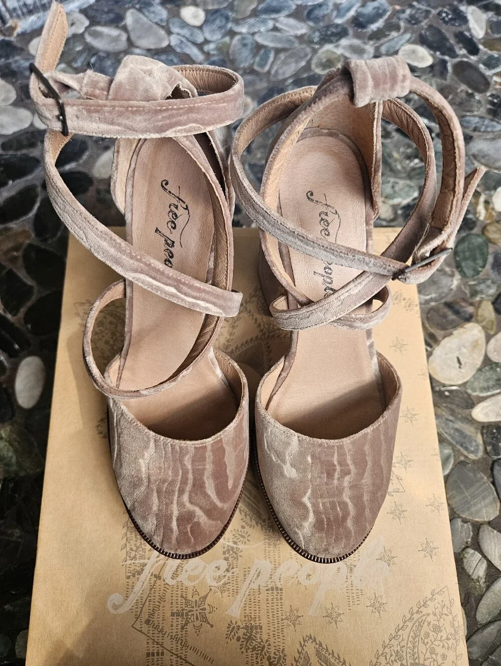Free People Velvet Remi Platform Size7 EU 37